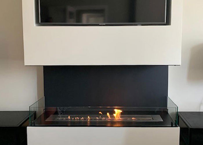 Foco Three Vestavěný krb pod TV